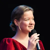 Анна Болотная