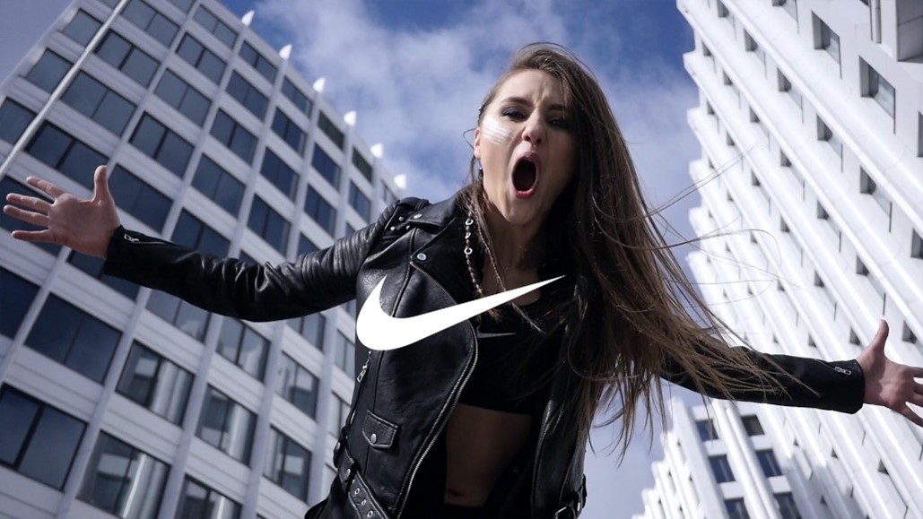 NIKE Woman risunok14.jpg