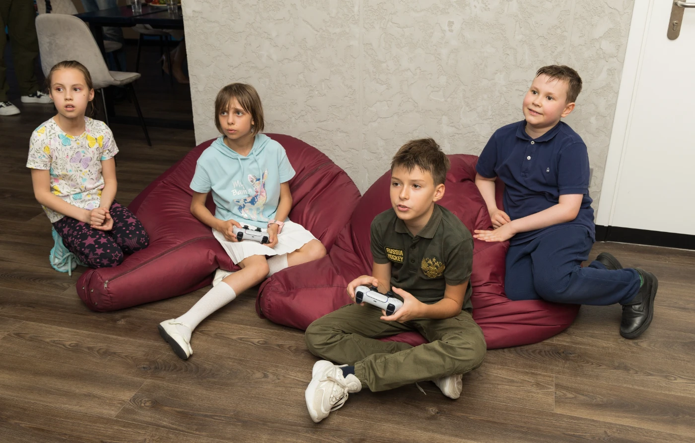 Репортаж. День рождения. Подростки. 77f4c406c7625653cb8752f06197b3cd.webp